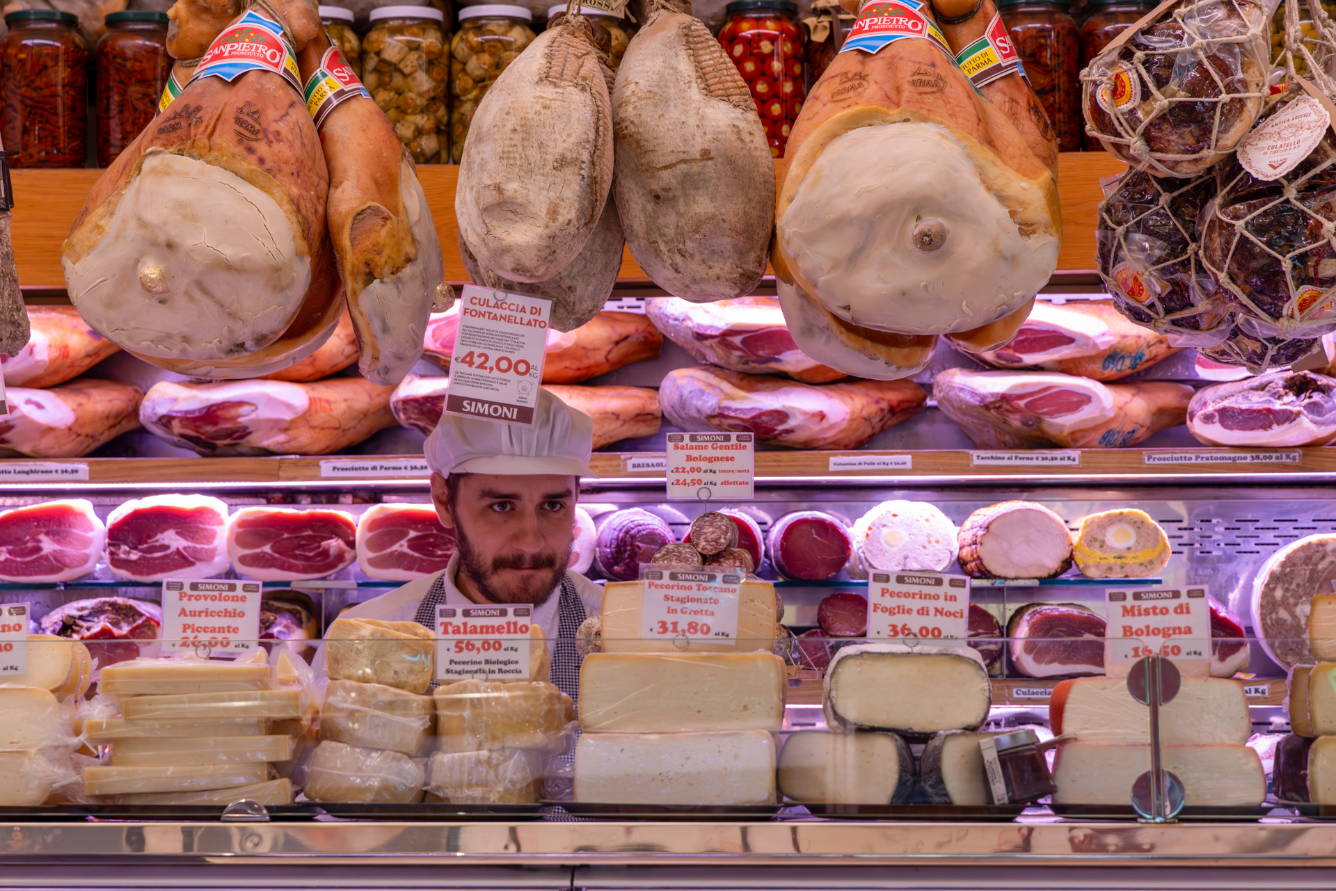 Ambiance gourmande dans les rues de Bologne